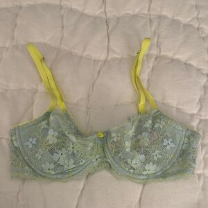 Lace Underwire Bra in green and blue
